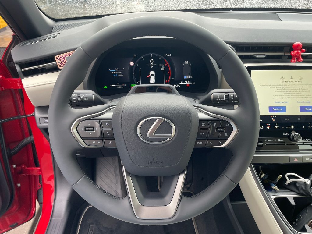 Lexus LBX