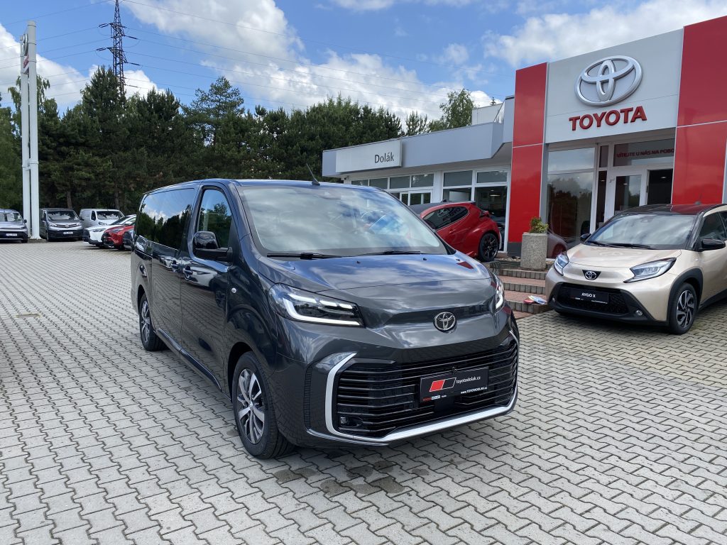 Toyota Proace Verso 2.0 Diesel L2 6MT Family