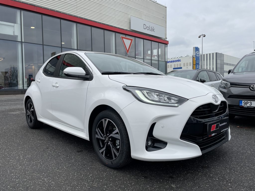 Toyota Yaris 1.5 Hybrid Style ODBĚR 3/2026
