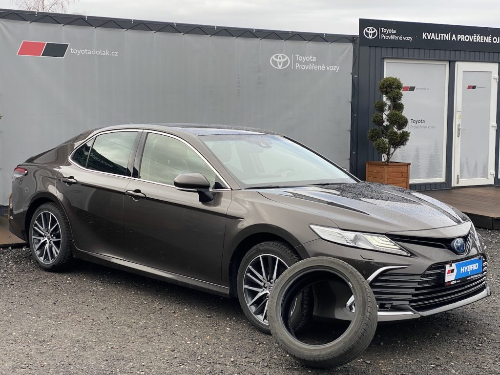 Toyota Camry 2.5HSD, ČR, Executive, +pneu