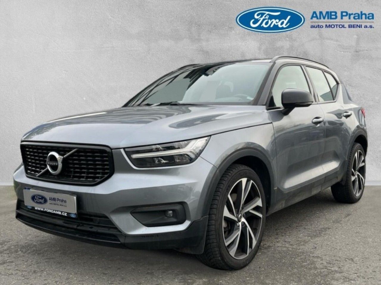 Volvo XC40 2,0i,182kW,1MAJ,CZ,SERVISKA,AW