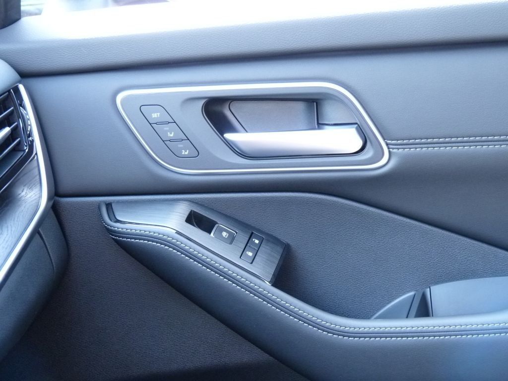 Nissan X - Trail