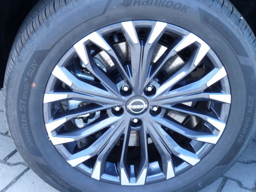 Nissan X - Trail