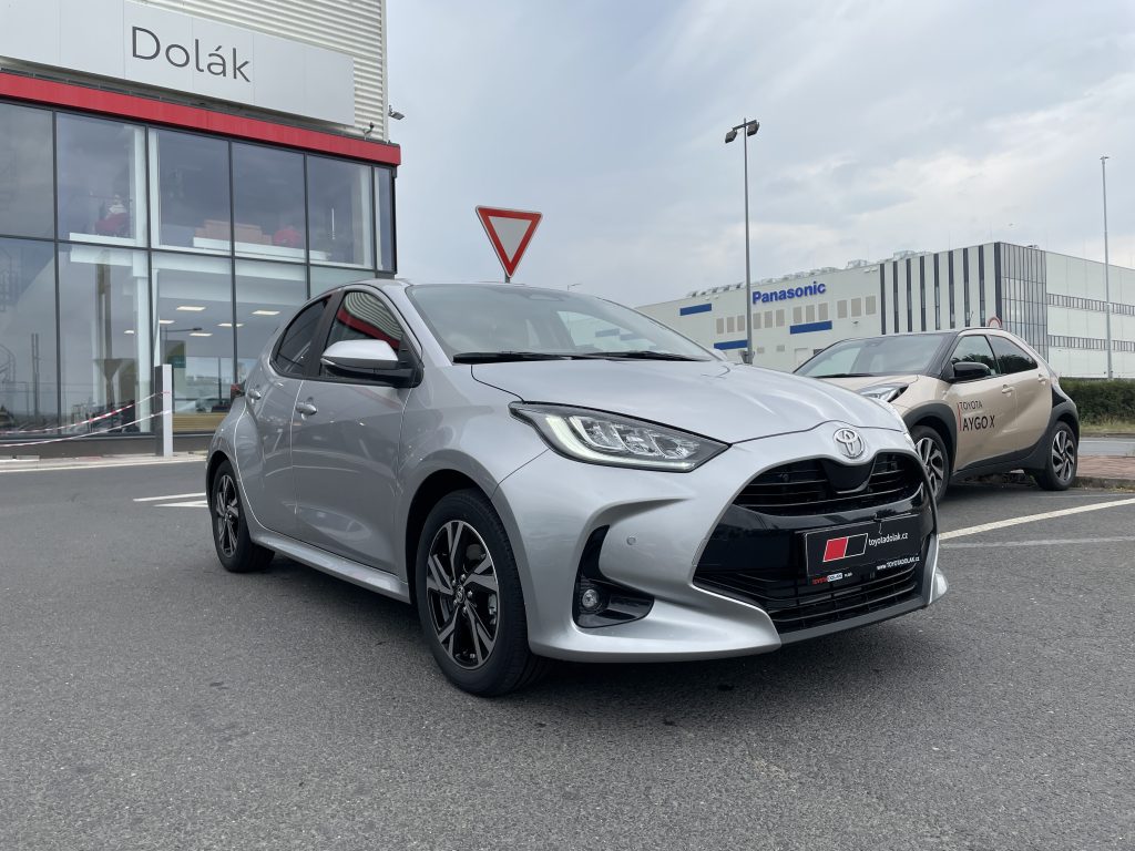 Toyota Yaris 1.5 Hybrid Style ODBĚR IHNED