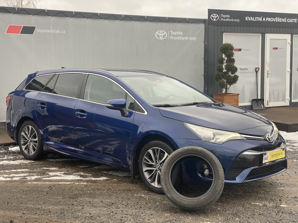 Toyota Avensis 2.0D, ČR, Trend+, navi, pneu