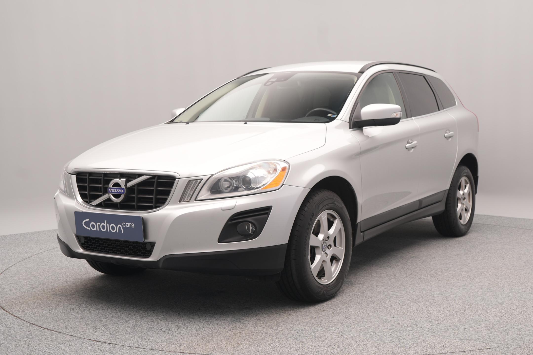 Volvo XC60 D5 AWD MOMENTUM AUT CZ