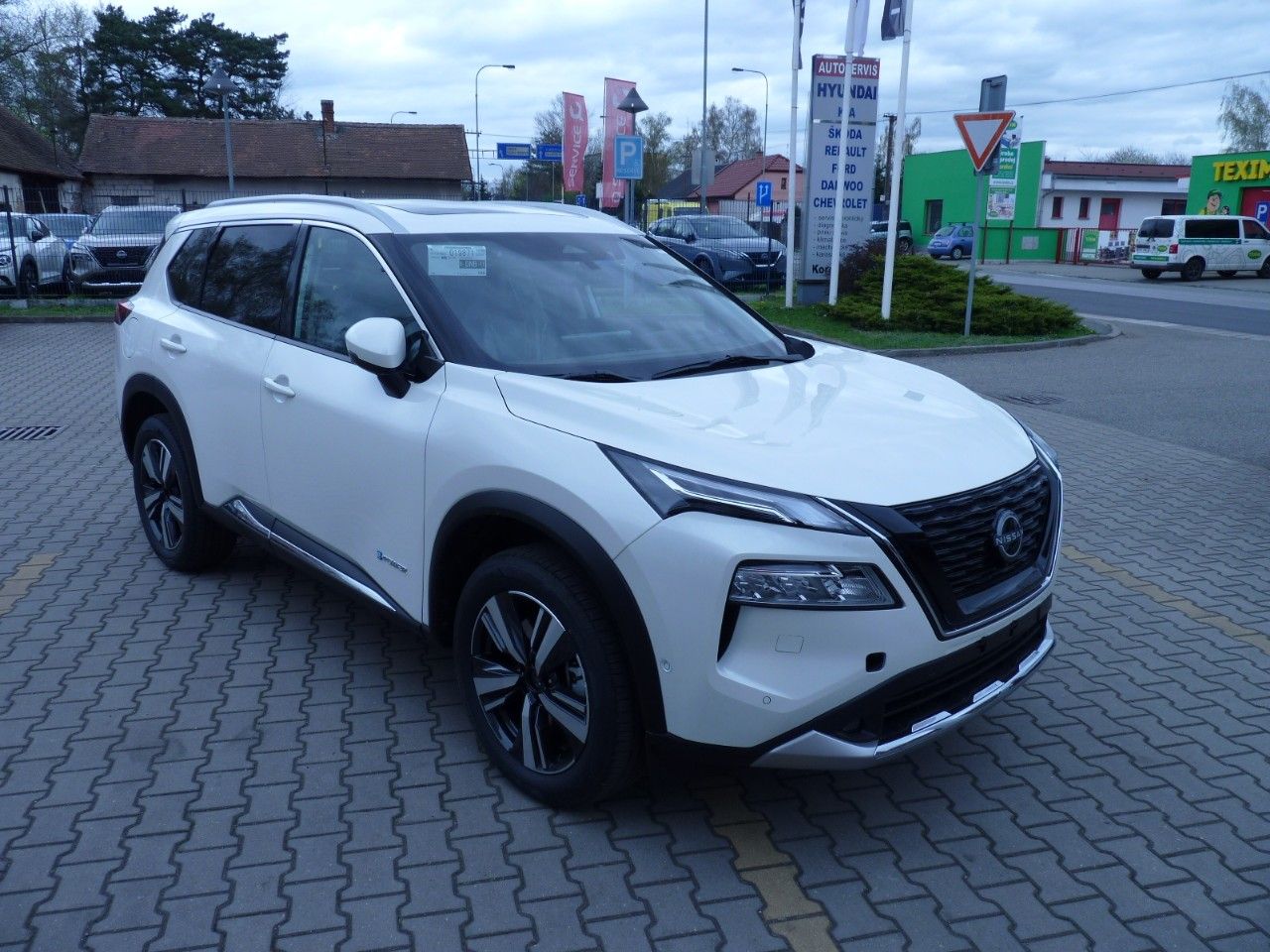 Nissan X - Trail Tekna+ e-Power e-4orce 4WD 213 k