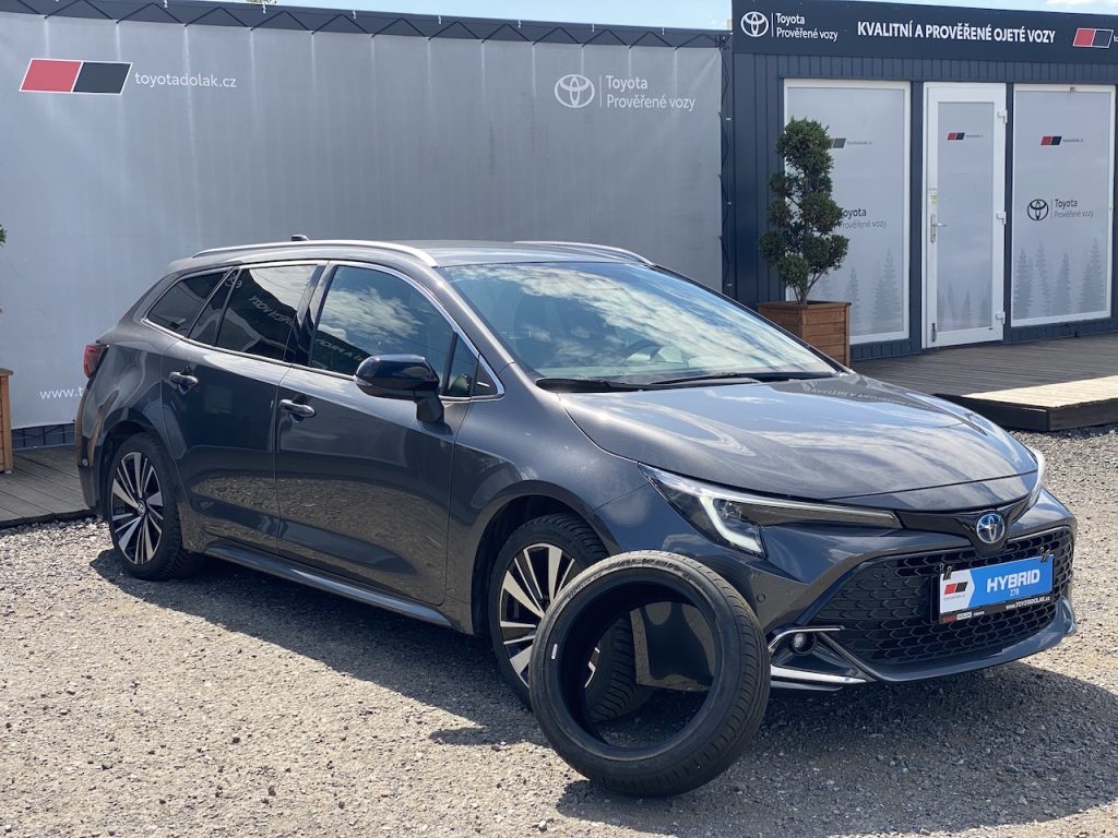 Toyota Corolla 1.8HEV, ČR, Style, DPH