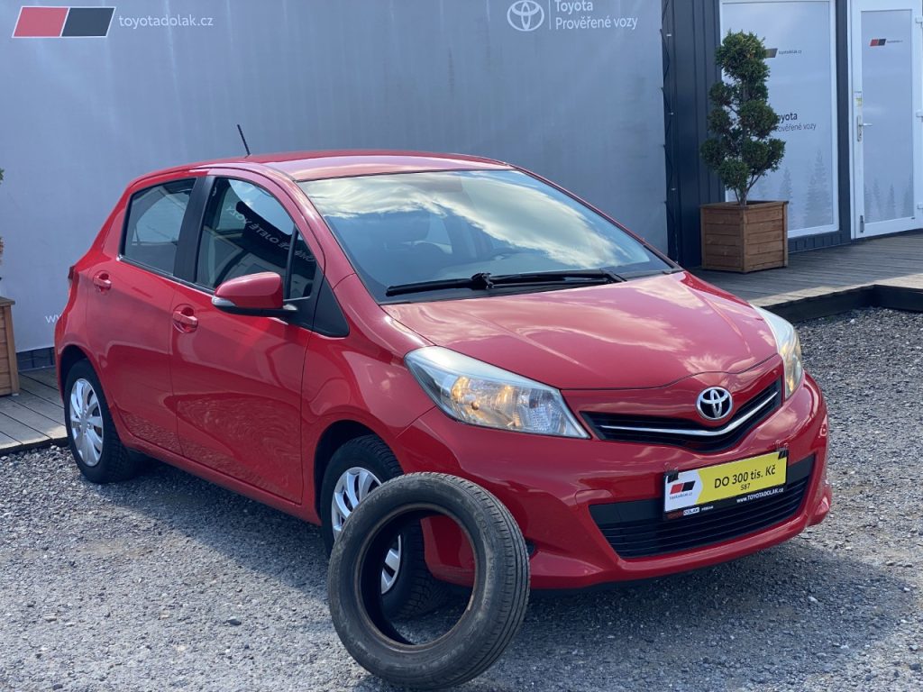 Toyota Yaris 1.0i,ČR-1.maj,Active,nová STK