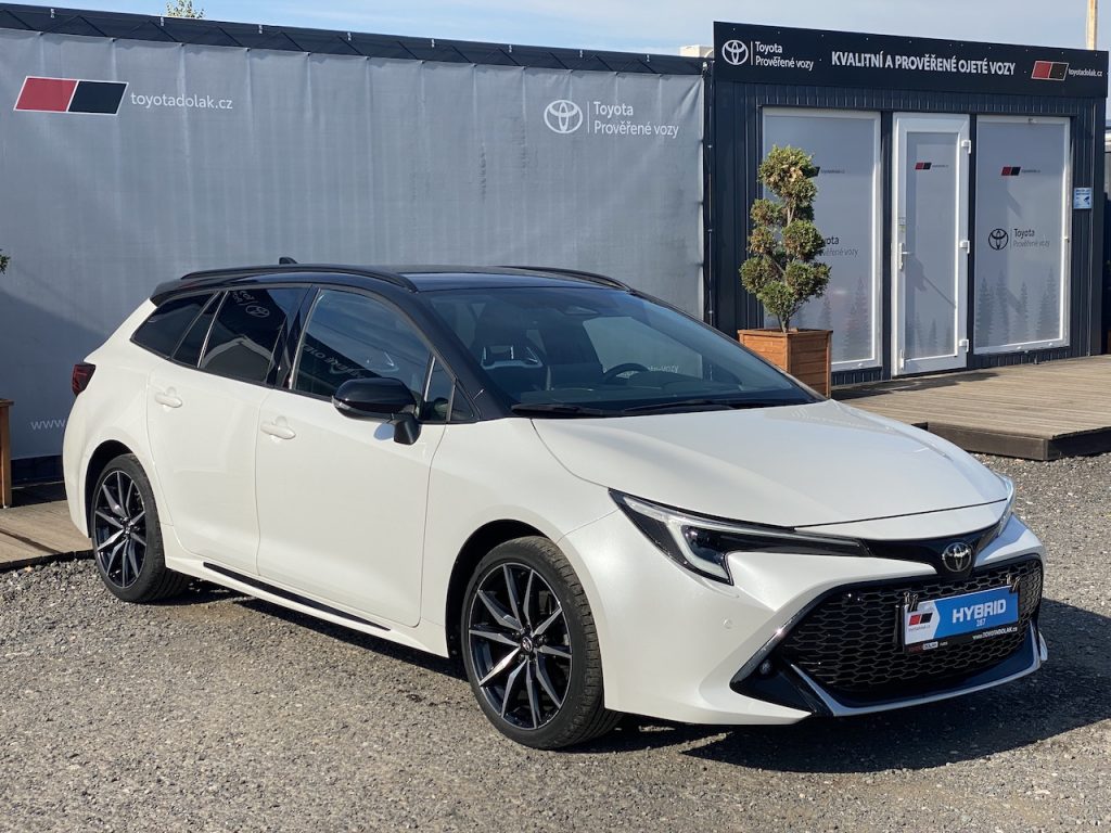 Toyota Corolla 2.0HEV, ČR, GR Sport, VIP