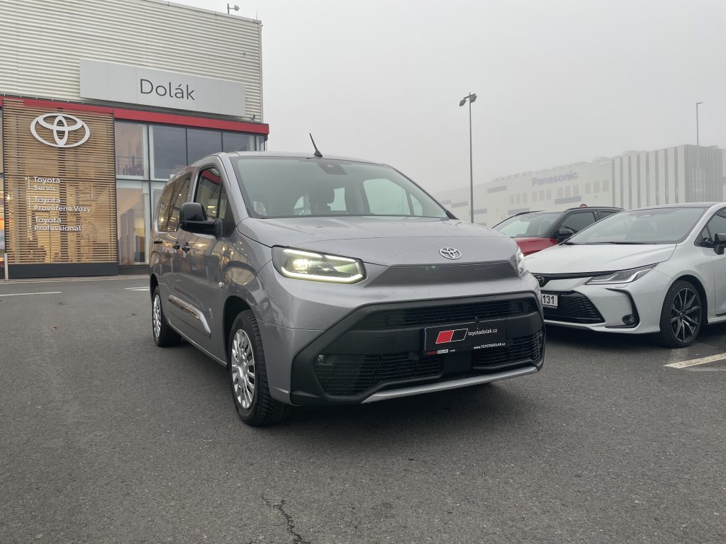 Toyota Proace City Verso EV 136k Family 7S ODBĚR 4/2026