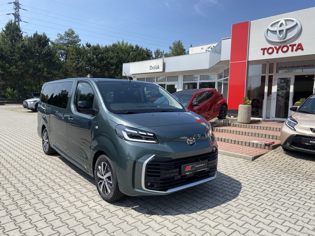 Toyota Proace Verso 2,0 Diesel L2 8/AT Family Web