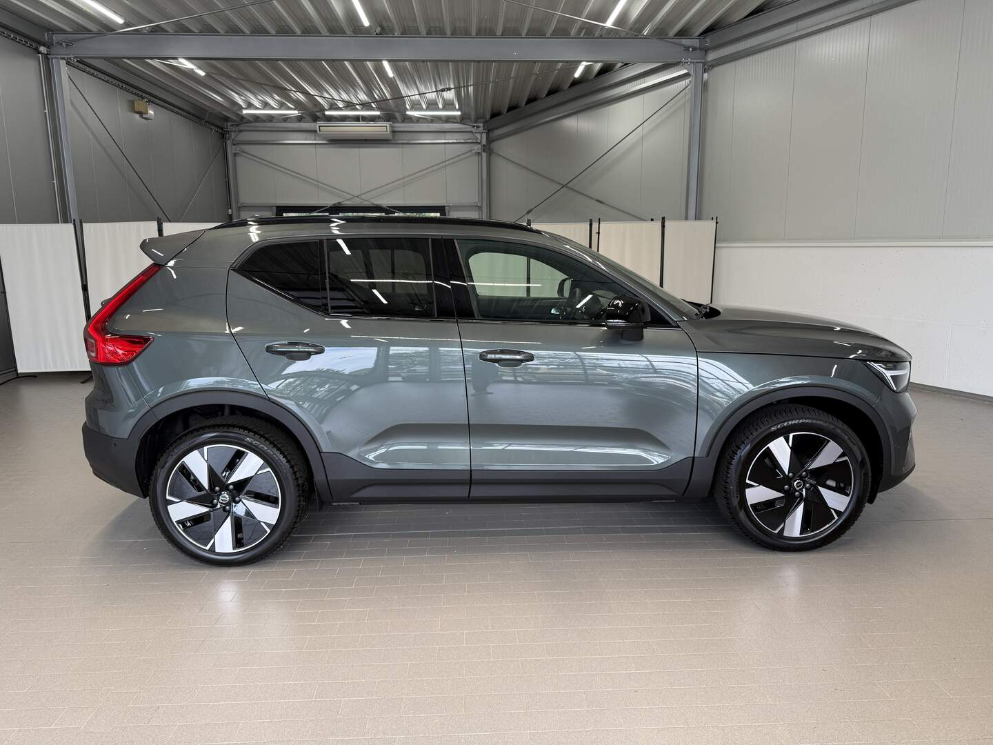Volvo EX40