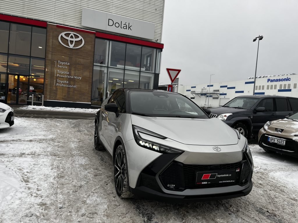 Toyota C-HR 2.0 Plug-in Hybrid ODBĚR IHNED