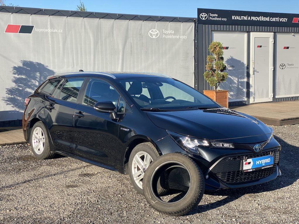 Toyota Corolla 1.8HSD, ČR, ComTech, DPH