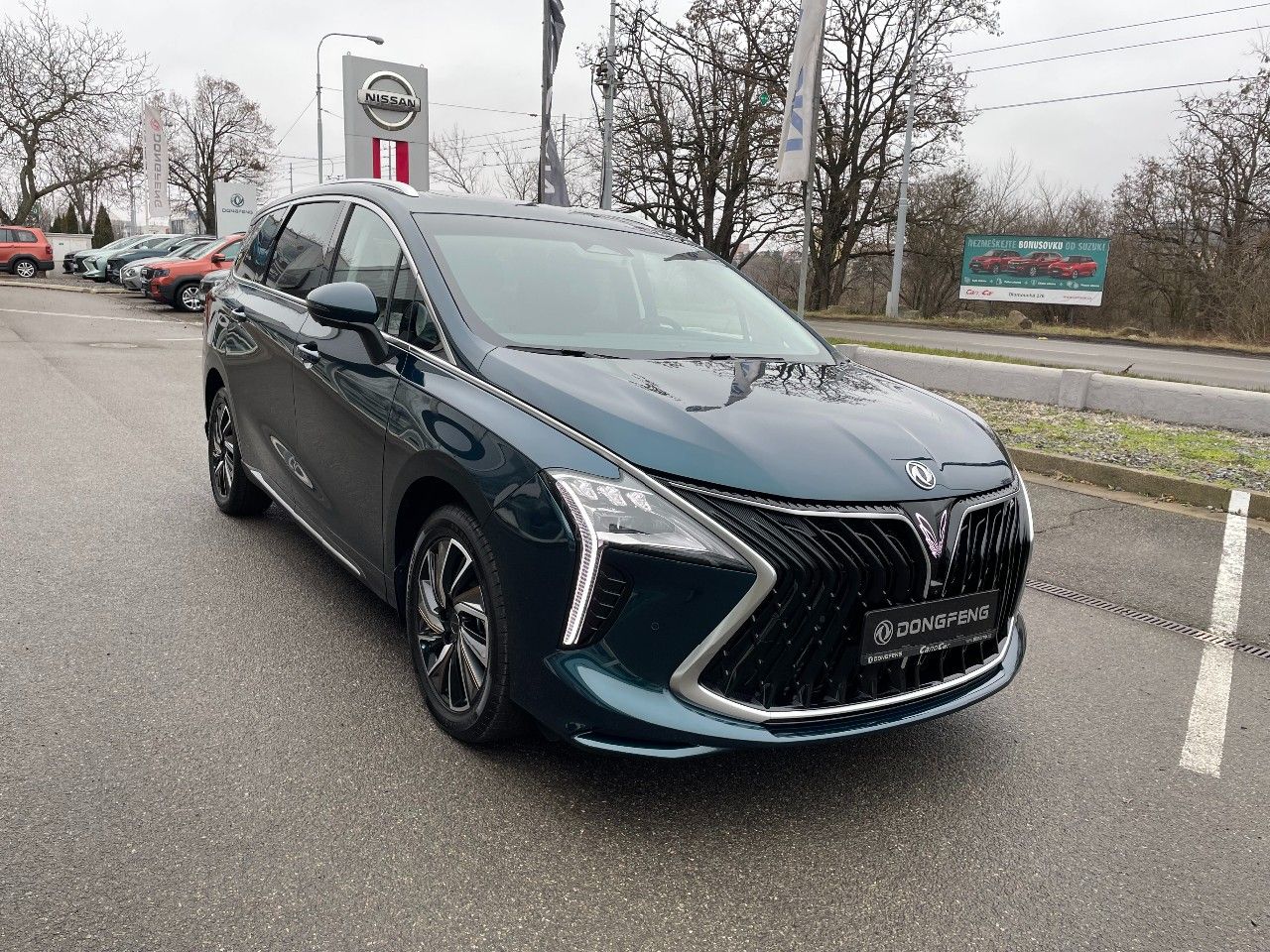 Dongfeng U-TOUR 1,5 T automat, interiér Dark