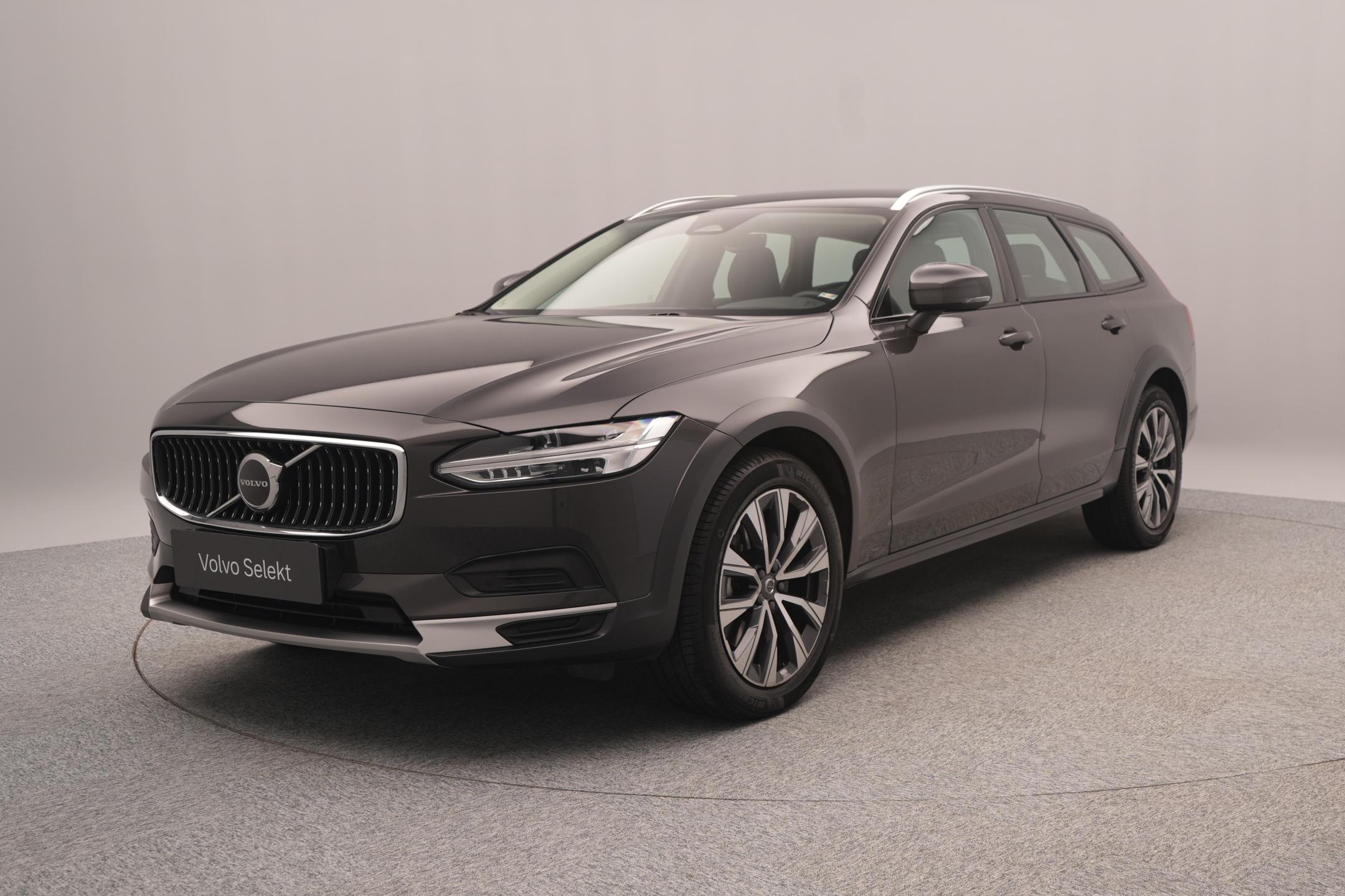 Volvo V90 CC B4 AWD PLUS CZ 1.maj