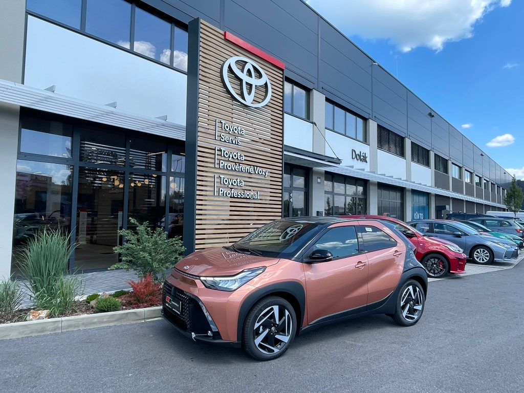 Toyota Aygo 1.5 Hybrid automat Executive