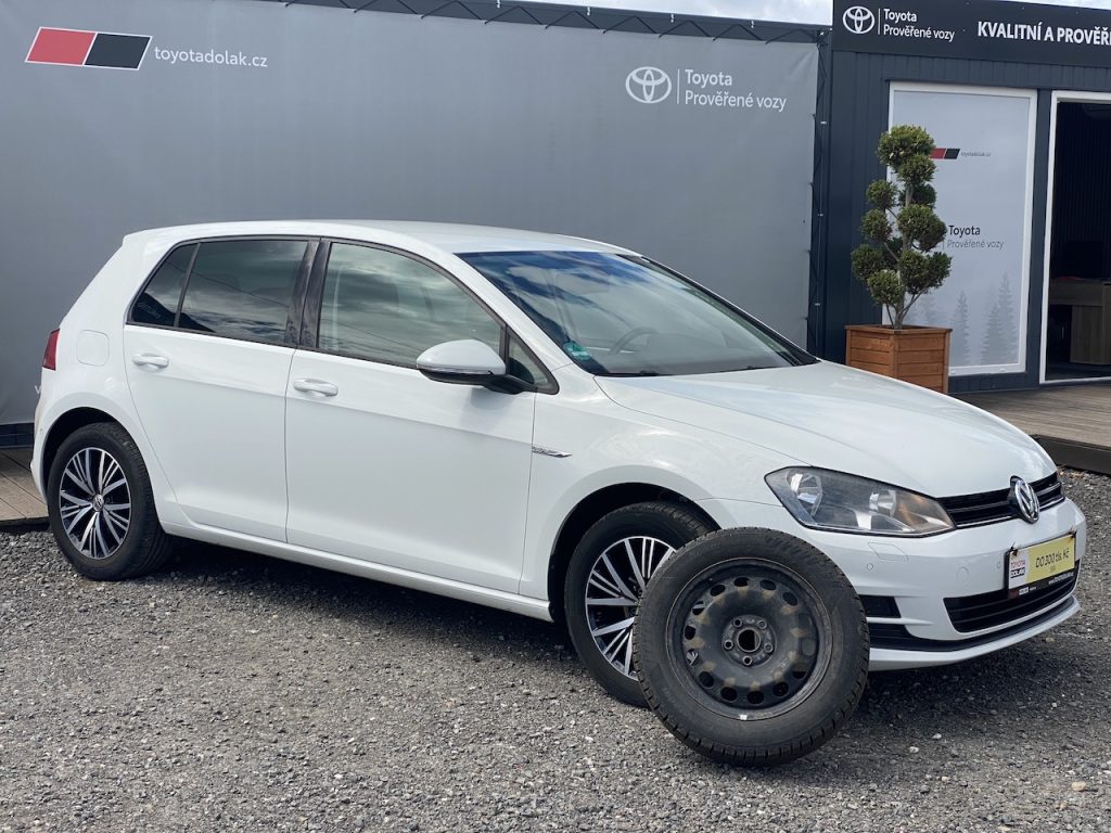VW Golf 1.2TSi, Cup, 2x kola