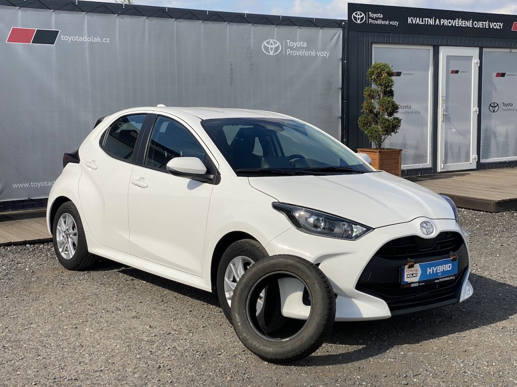 Toyota Yaris 1.5HEV, ČR-1m, Comfort, DPH