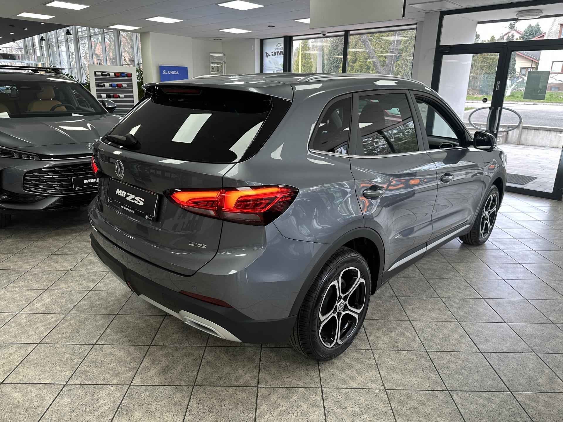 MG ZS