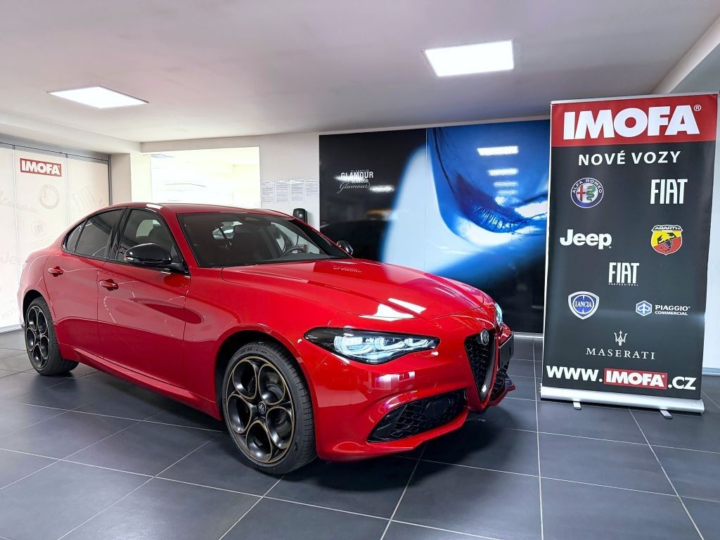 Alfa Romeo Giulia 2.0T 280k AT8 ZF Q4 4x4 Intensa *891*