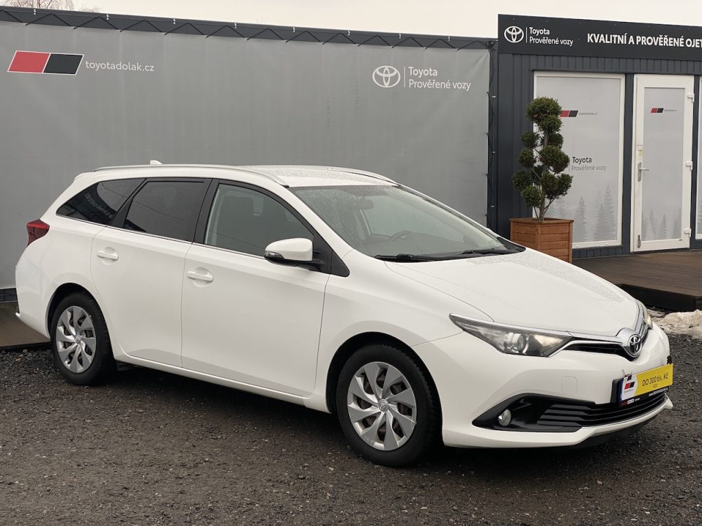 Toyota Auris 1.4D, ČR, Active, manual