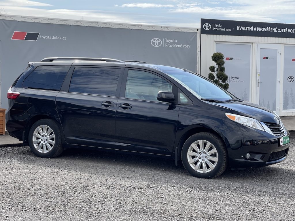 Toyota Sienna 3.5 V6 4x4 automat, nová STK