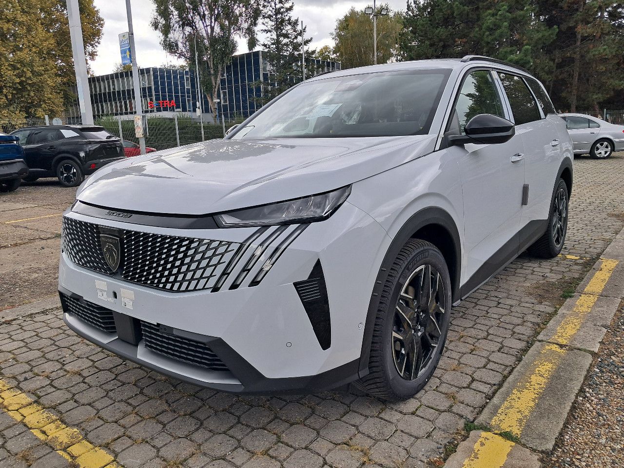 Peugeot 5008 5008 ALLURE Hybrid 145 e-DCS6-5 míst