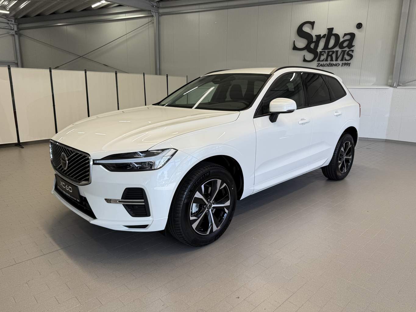 Volvo XC60 B5 2.0L 250+14 HPAT8 AWD CORE (benzín)