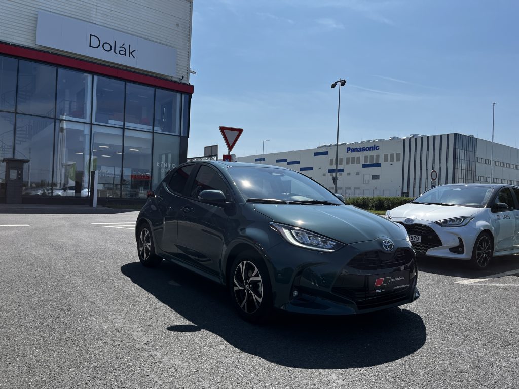 Toyota Yaris 1.5 Hybrid Style ODBĚR IHNED