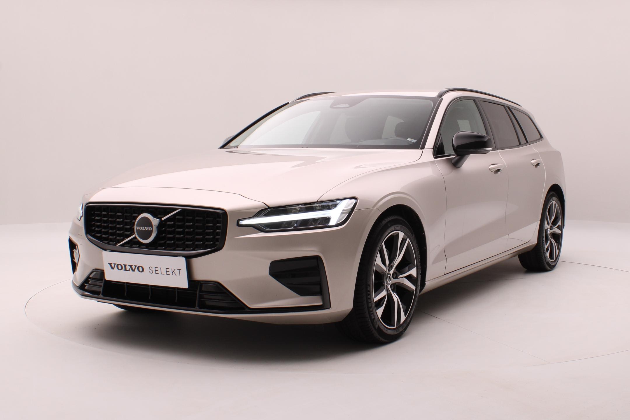 Volvo V60 B4 DARK PLUS REZERVACE