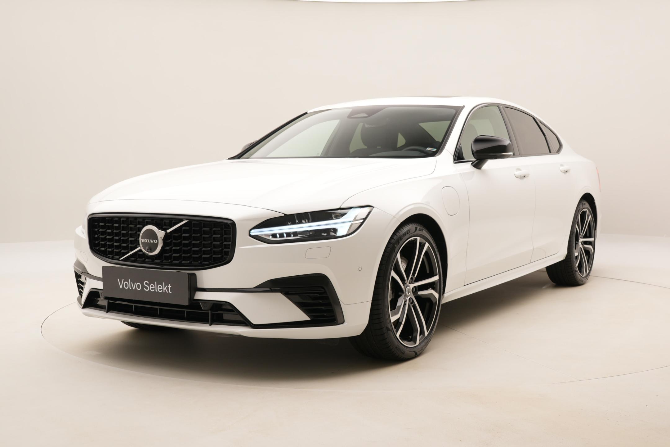 Volvo S90 T8 AWD RECHARGE REZERVACE