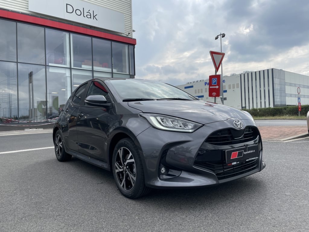 Toyota Yaris 1.5 Hybrid Style ODBĚR ihned