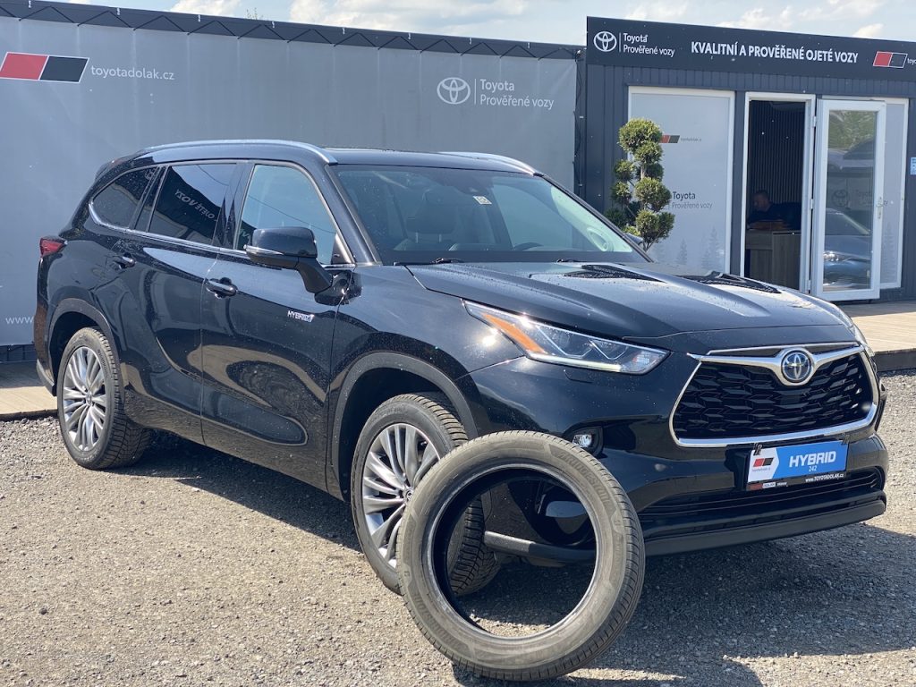 Toyota Highlander 2.5HSD, tažné, panorama, JBL