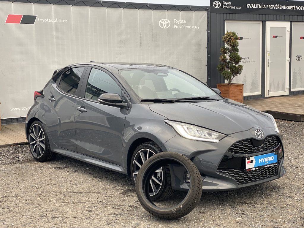Toyota Yaris 1.5HEV 130, ČR, GR Sport, DPH