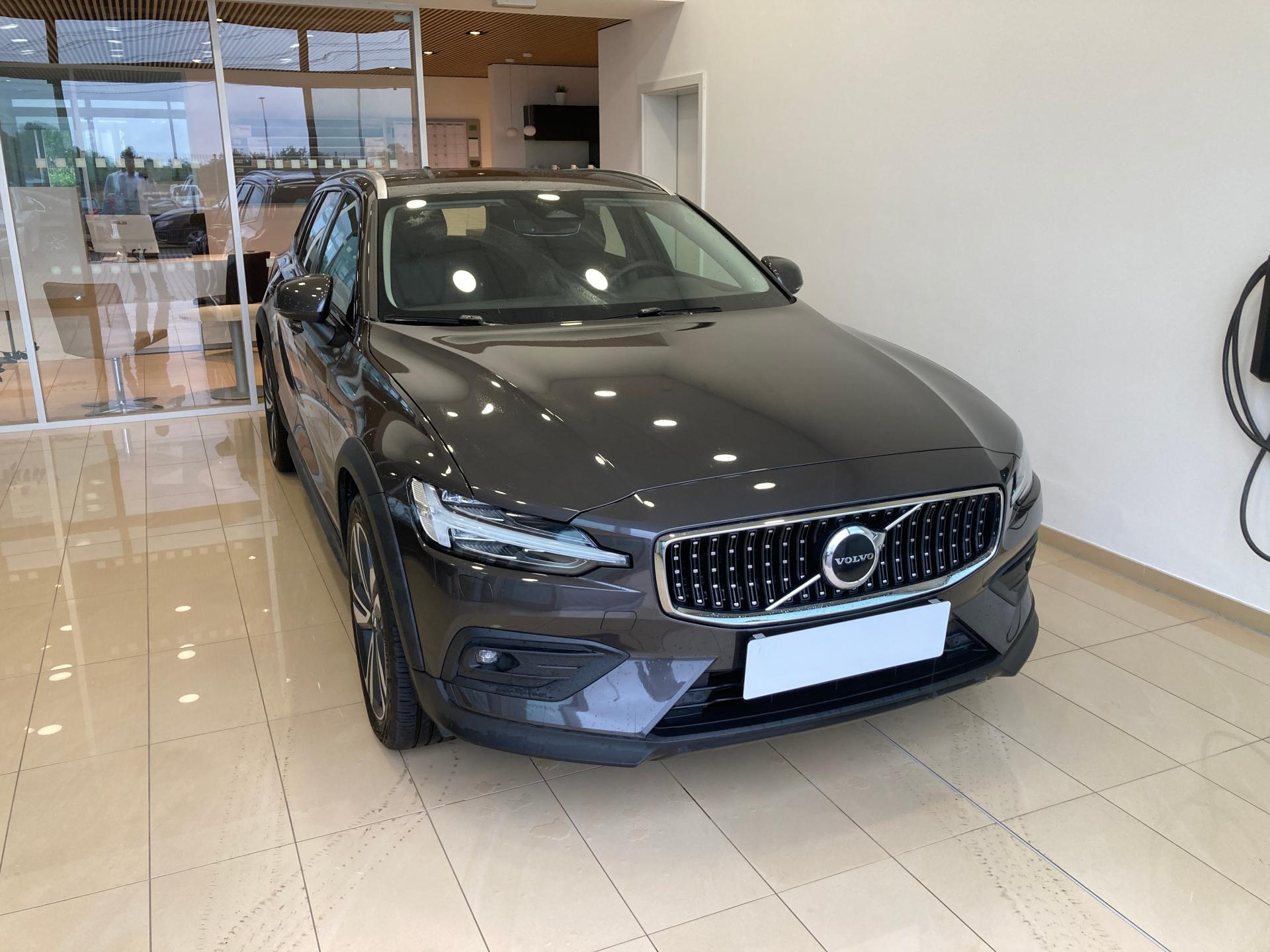 Volvo V60 CROSS COUNTRY B4 AWD AT8