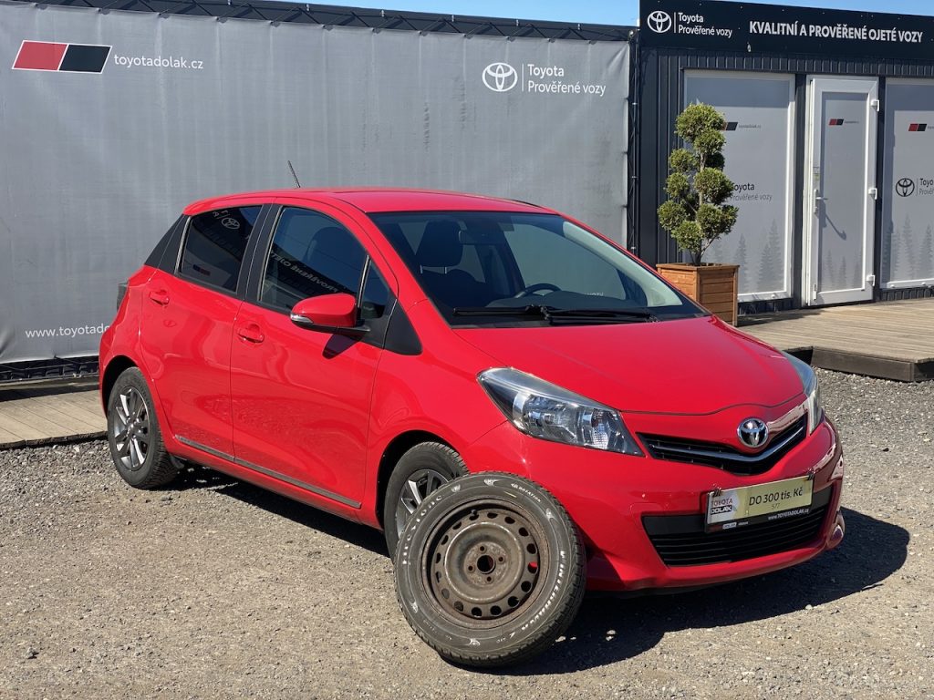 Toyota Yaris 1.33i, ČR-1m, Active, 2x kola