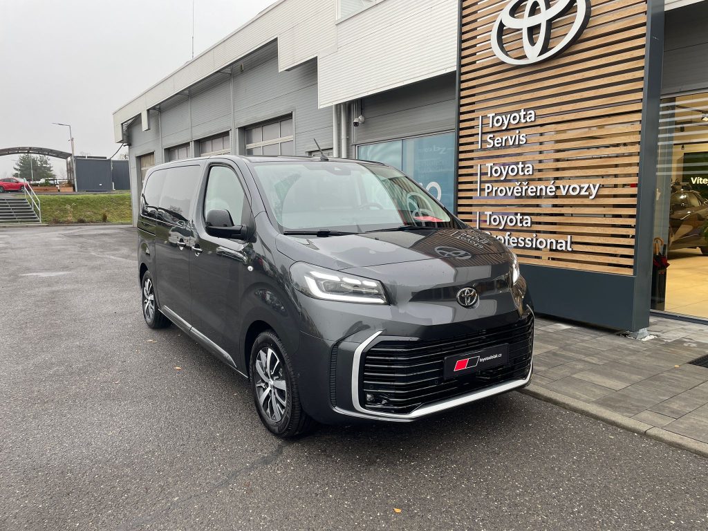 Toyota Proace Verso Proace Verso 2.0L 8AT Family
