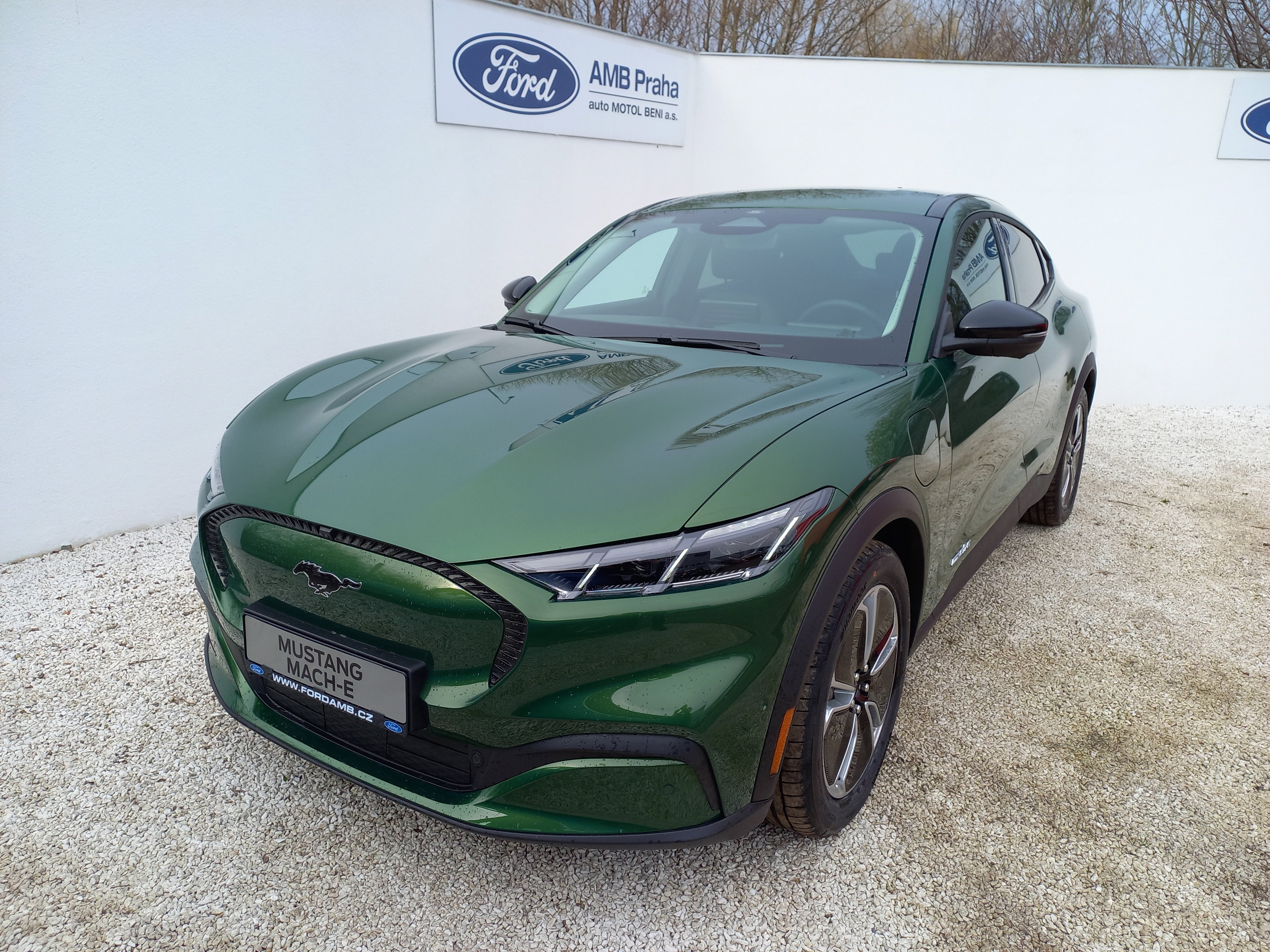 Ford Mustang Mach-E 72.6kWh STANDARDNÍ  MACH-E 5D