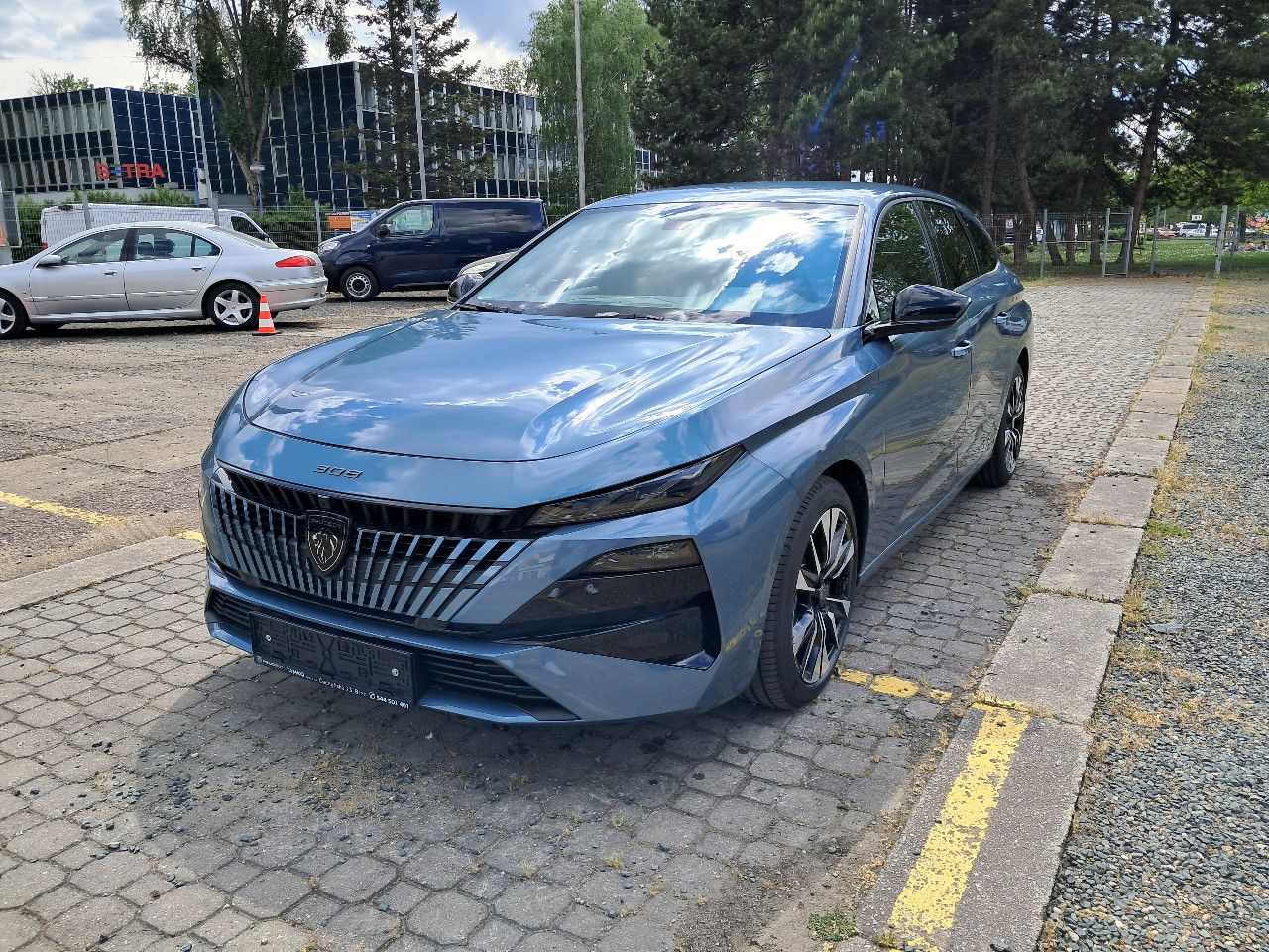 Peugeot 308 SW ALLURE Hybrid 145 e-DCS6  Bonus 45.000 Kč
