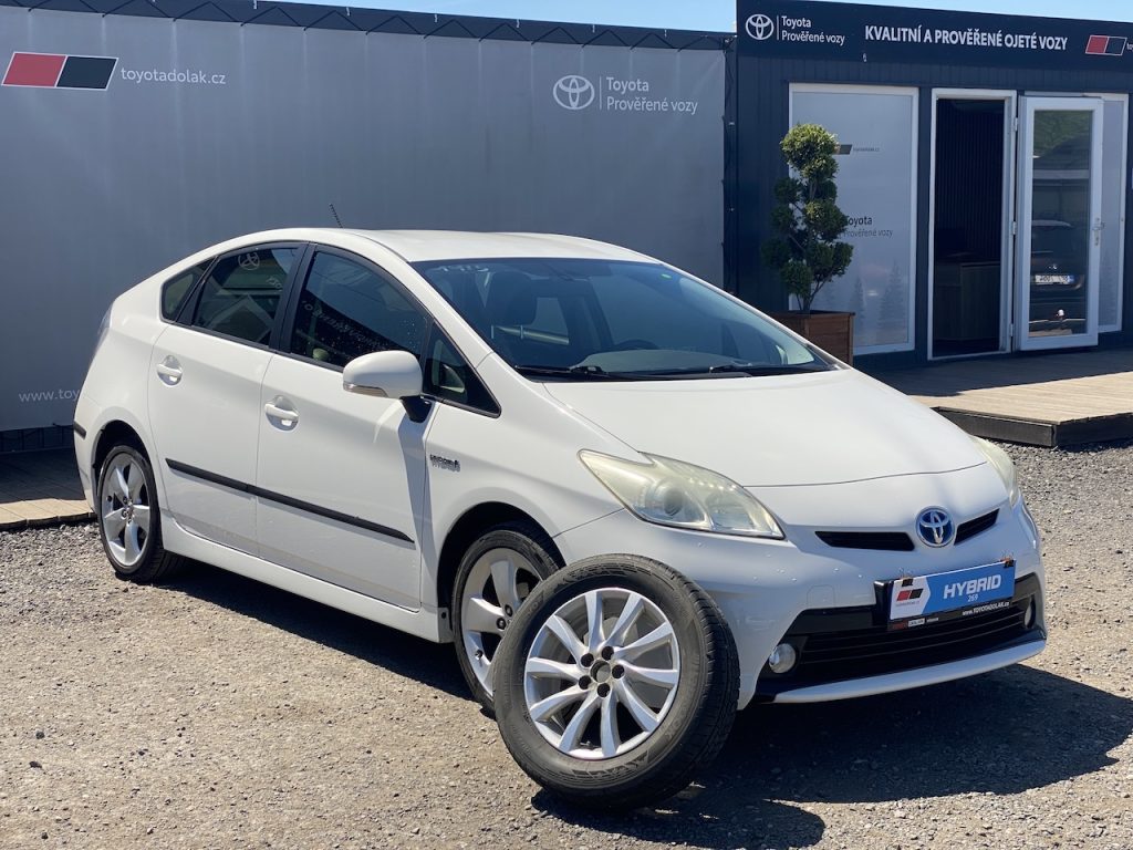 Toyota Prius 1.8HSD, 2x kola, po servisu