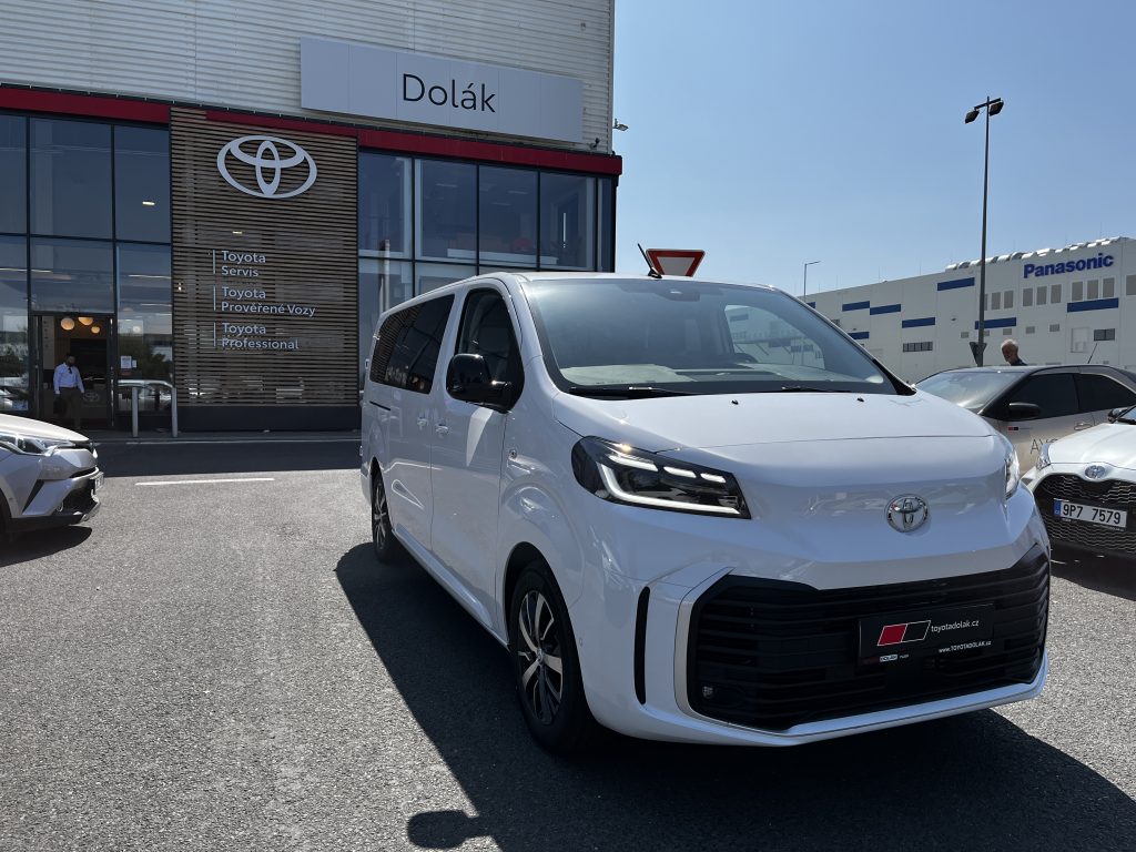 Toyota Proace Verso 2.0D 140k 6MT Business Comfort