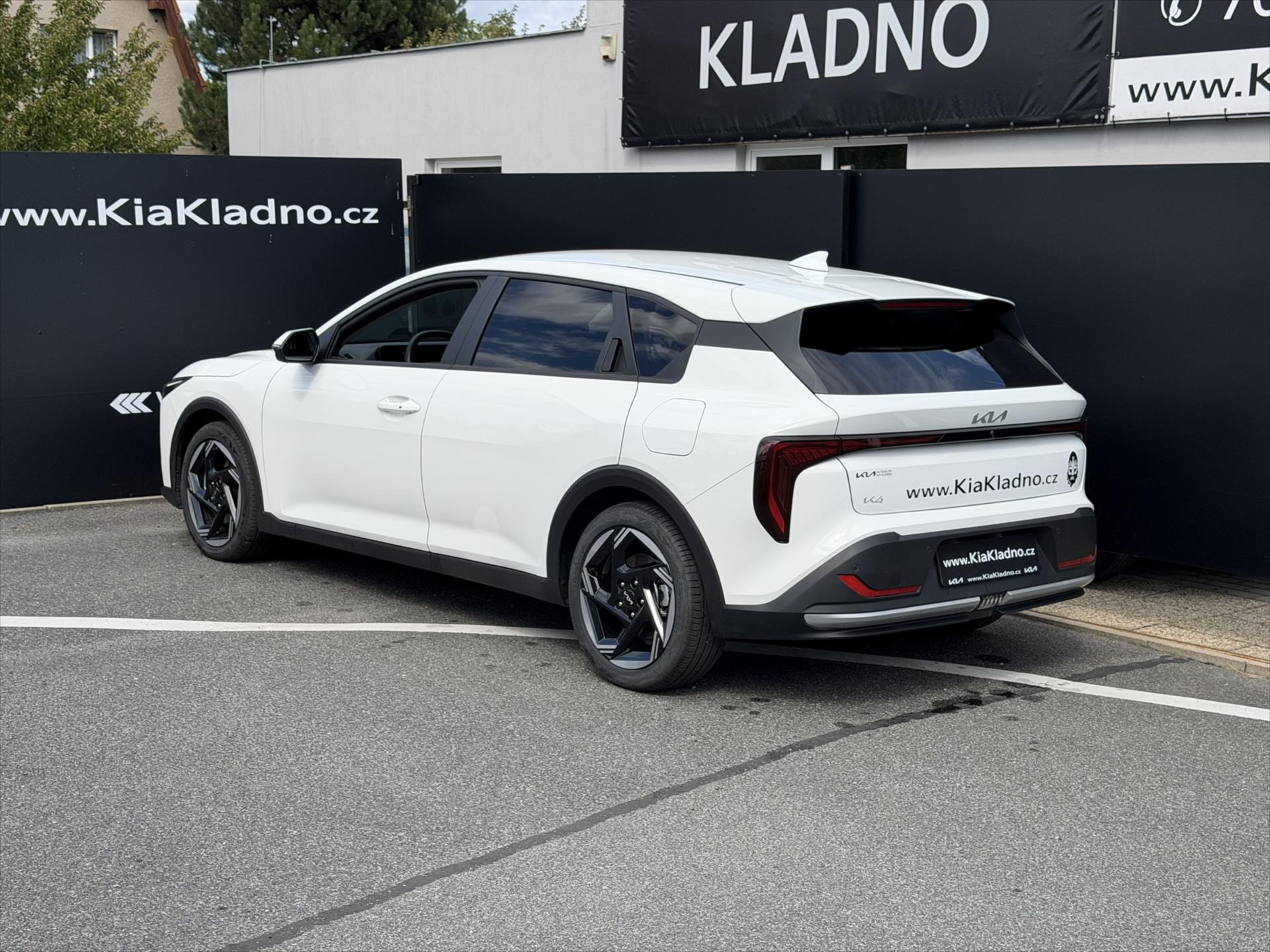 KIA K4