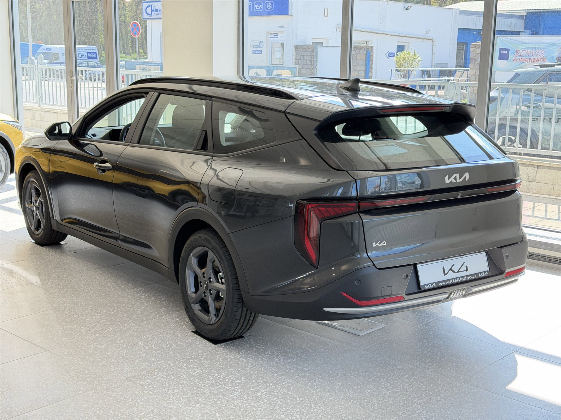 KIA K4