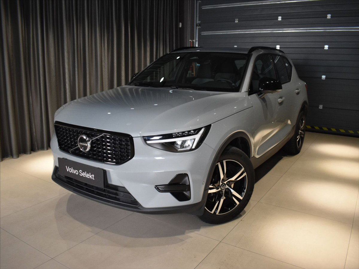 Volvo XC40 2,0 B3 Plus Dark Bezklíč